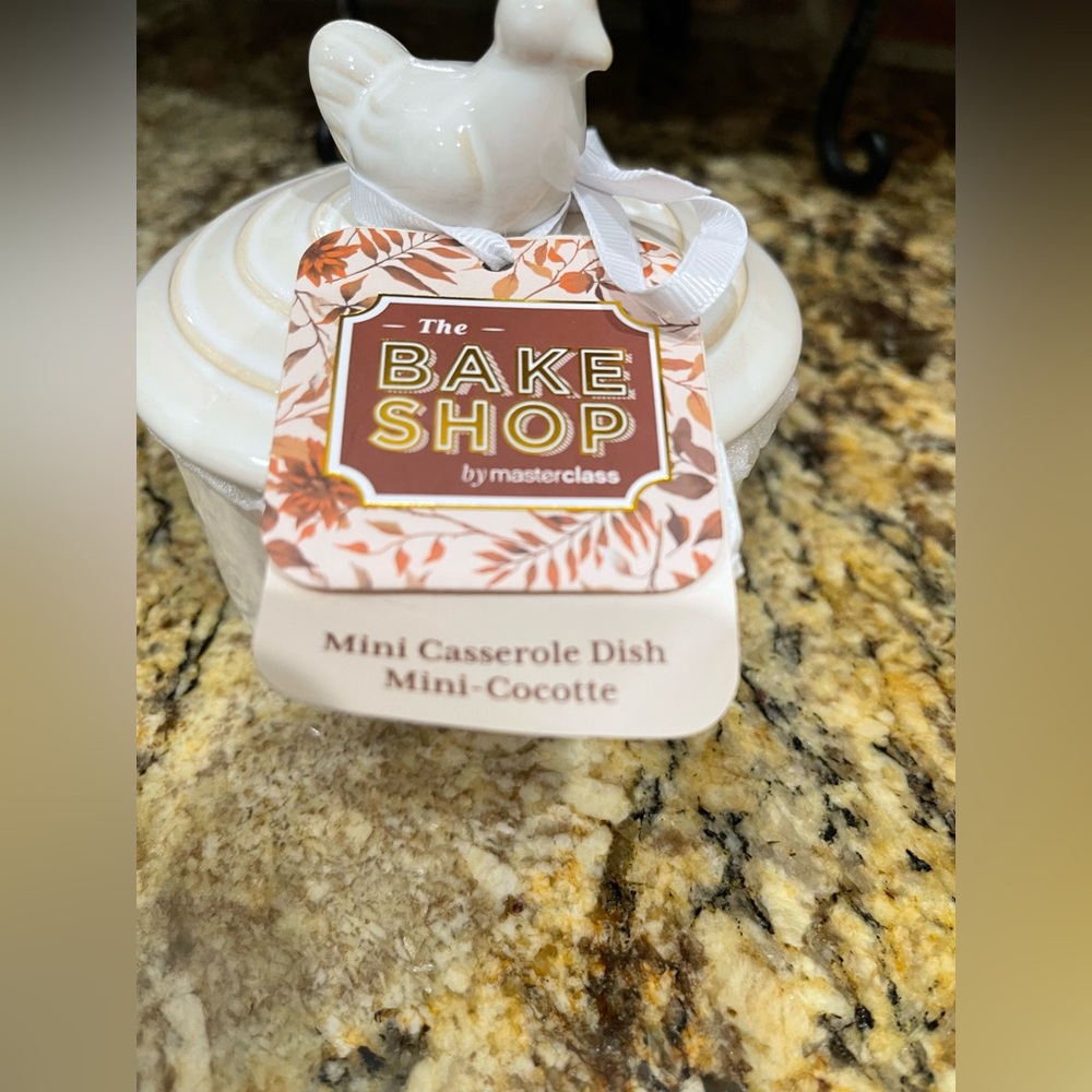 The Bakeshop mini casserole covered baking dish - chicken figurial topper NEW - Picture 5 of 8